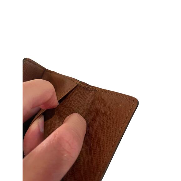 Louis Vuitton Key Holder Brown Monogram LV Print - Picture 9 of 13